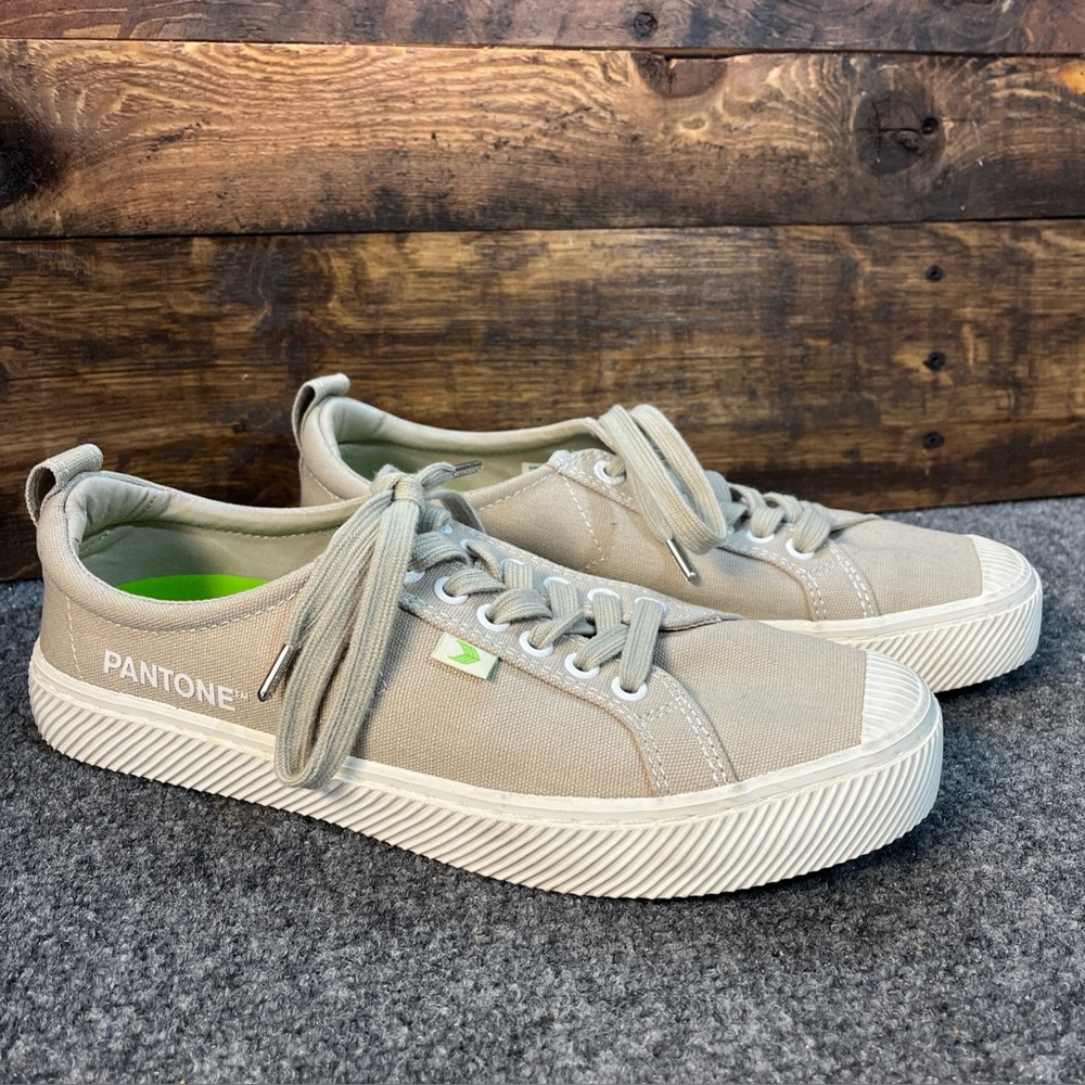 Cariuma OCA PANTONE Low Sneakers US Women 9.5/Men 8 Plaza Taupe Canvas Contrast